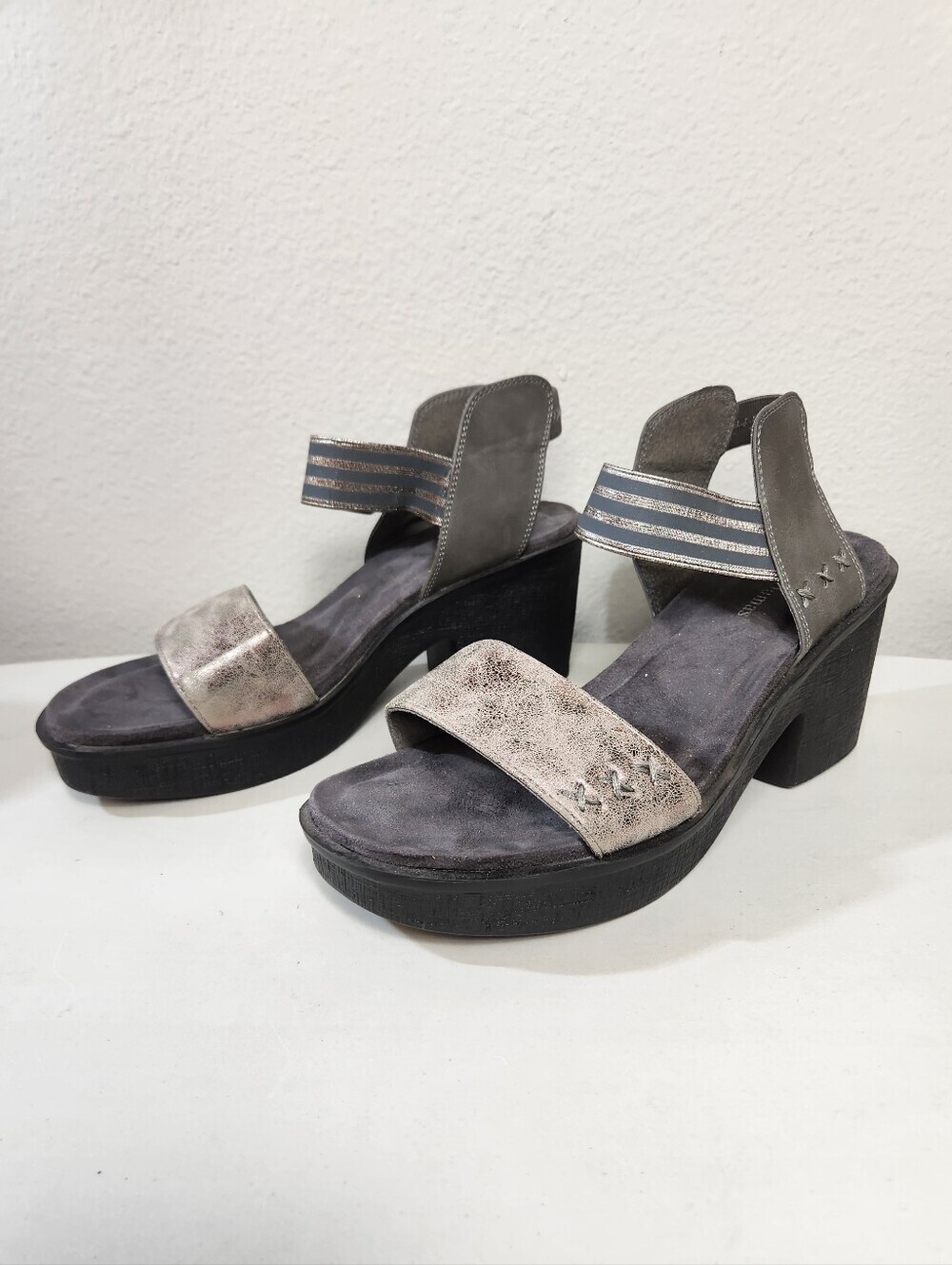 Pierre Dumas Womens |10| Open Toe Metallic Block Heel Platform Sandals